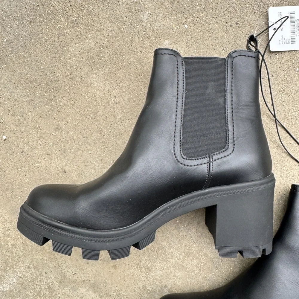Arizona Jeans AZ‎ Masin Chelsea Boots Womens Size 10 Black Lug Sole Pull On NEW - Picture 3 of 9